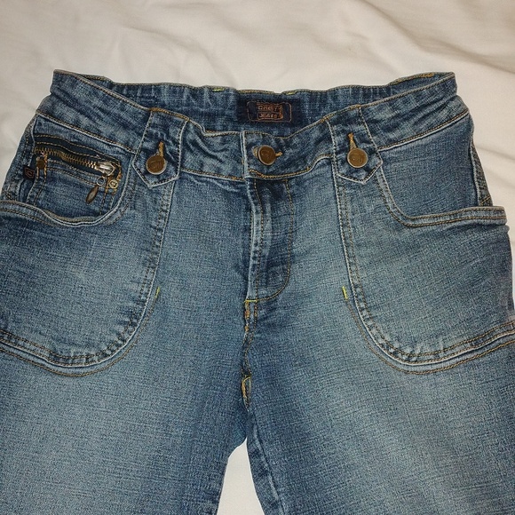 ⚜️ Y2K Crest Jean Capris - Picture 2 of 16